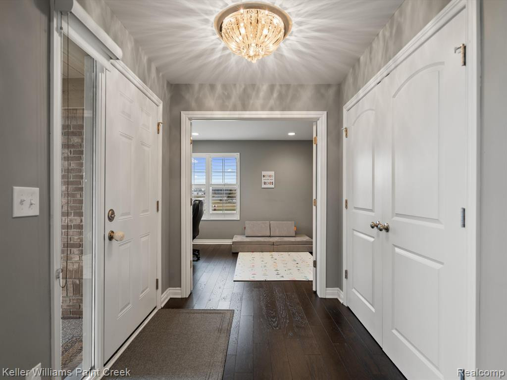 14855 STONEY BROOK Drive W, Shelby Twp, MI 48315 — Photo 13