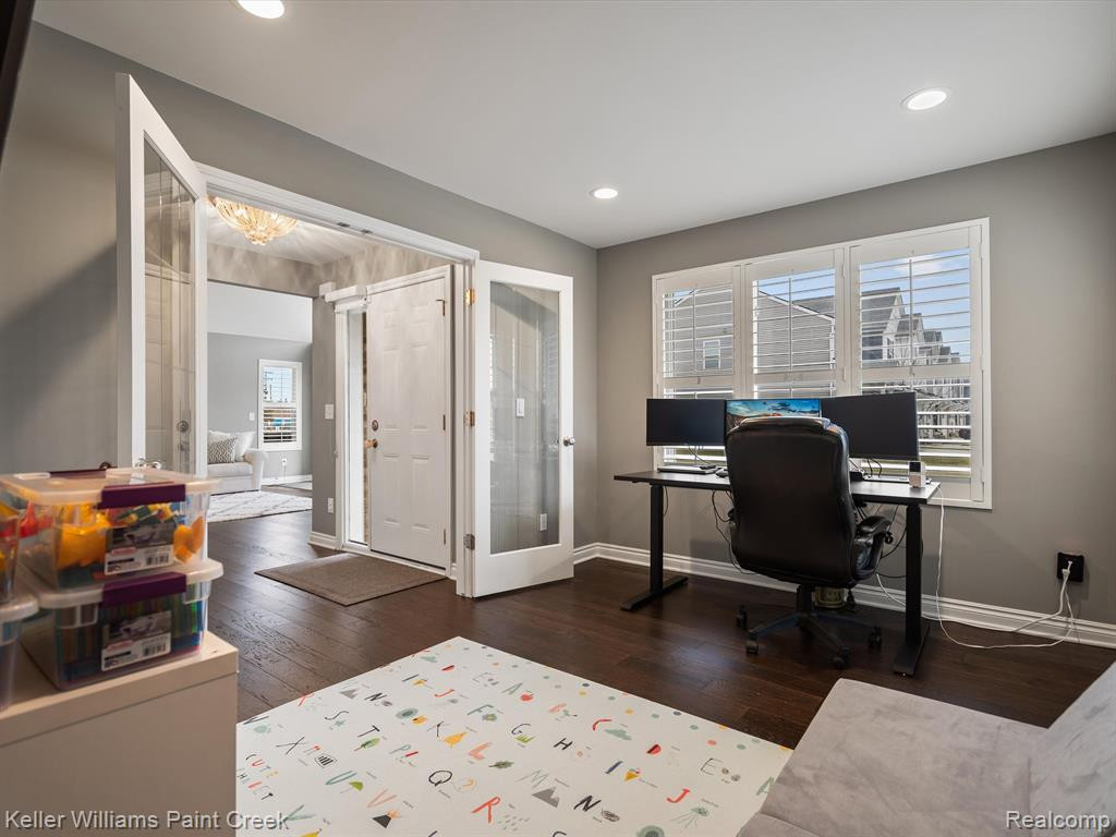 14855 STONEY BROOK Drive W, Shelby Twp, MI 48315 — Photo 15