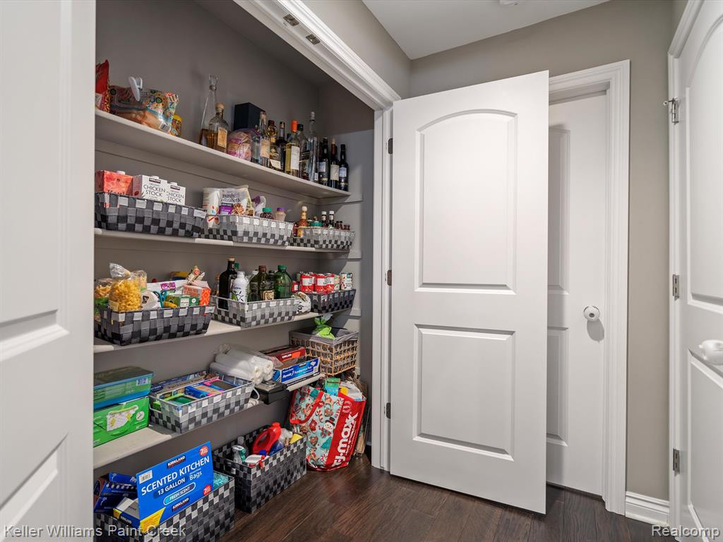 14855 STONEY BROOK Drive W, Shelby Twp, MI 48315 — Photo 26