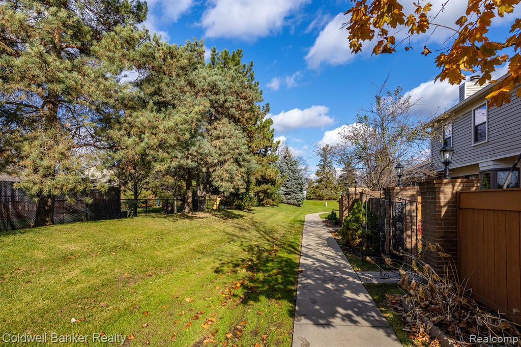 22353 PEACHTREE, Novi, MI — Photo 2