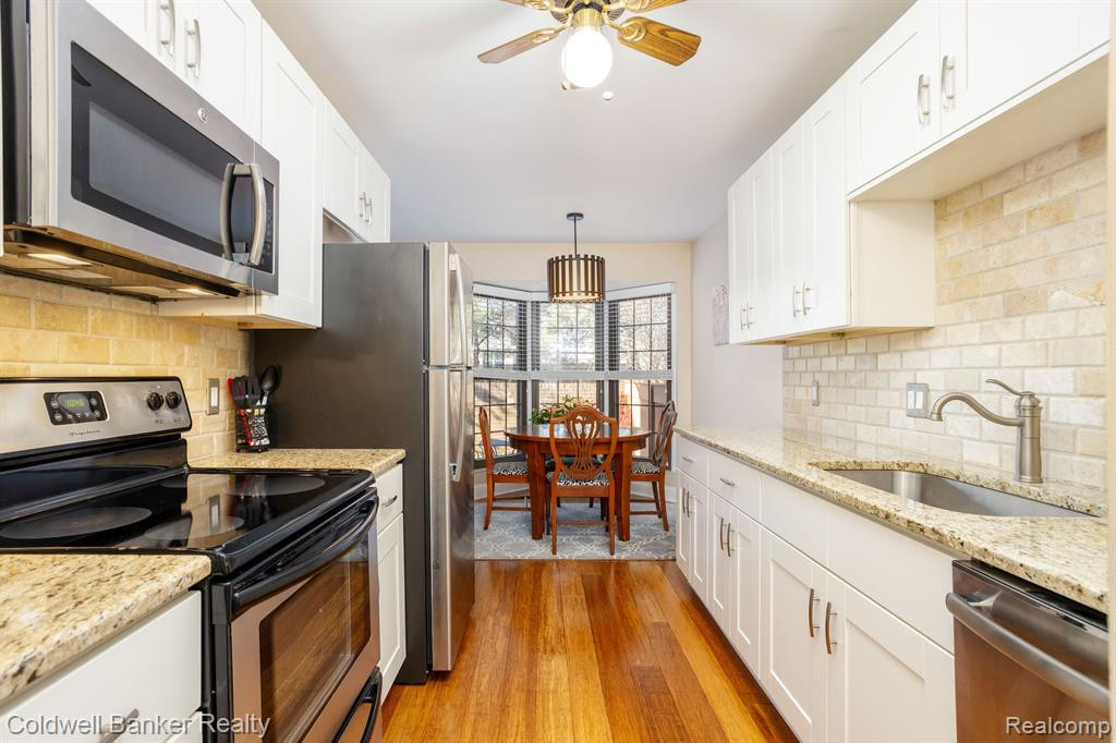22353 PEACHTREE, Novi, MI — Photo 14