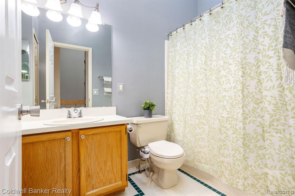 22353 PEACHTREE, Novi, MI — Photo 24