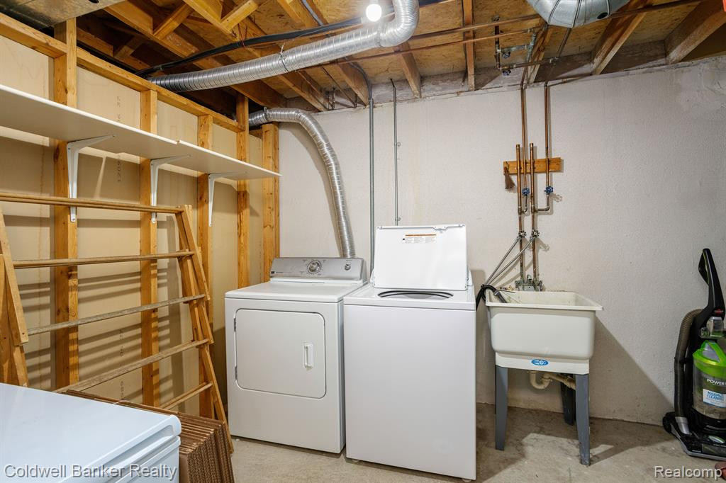 22353 PEACHTREE, Novi, MI — Photo 28