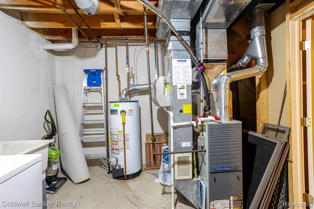 22353 PEACHTREE, Novi, MI — Photo 29