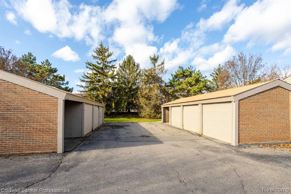 22353 PEACHTREE, Novi, MI — Photo 30