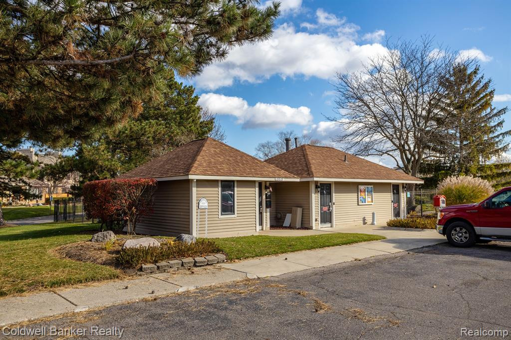 22353 PEACHTREE, Novi, MI — Photo 31