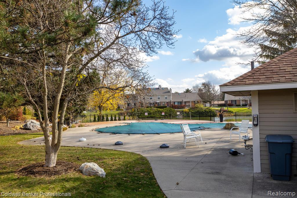 22353 PEACHTREE, Novi, MI — Photo 32