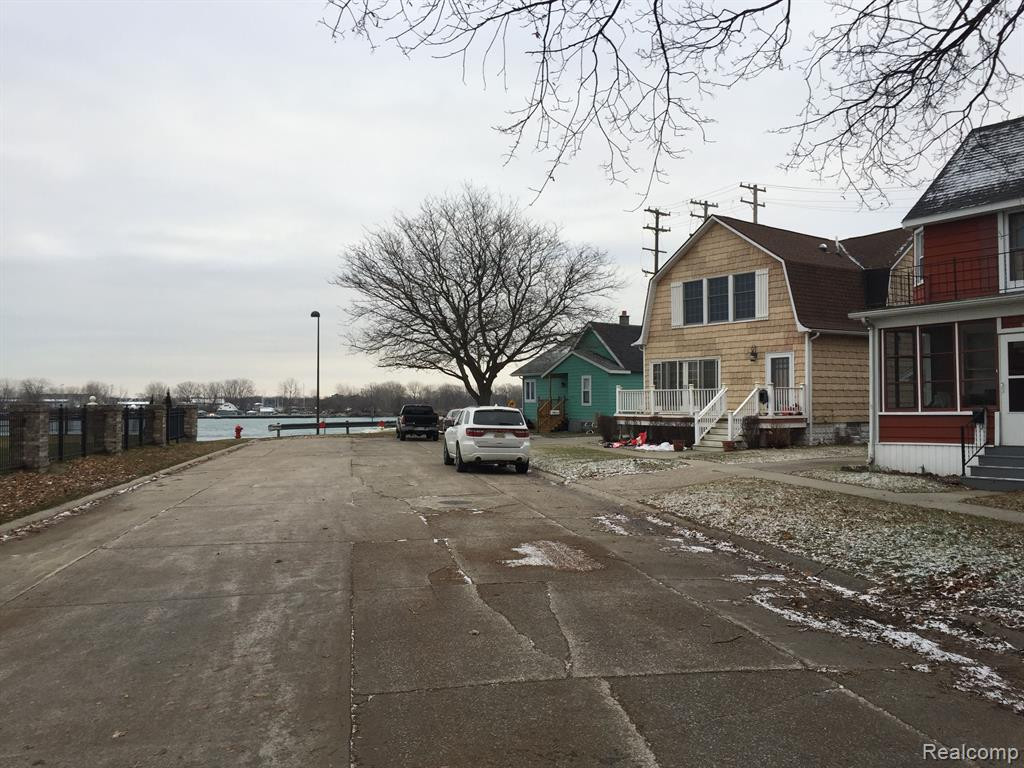 814 SEDGWICK Street, Port Huron, MI 48060 — Photo 4