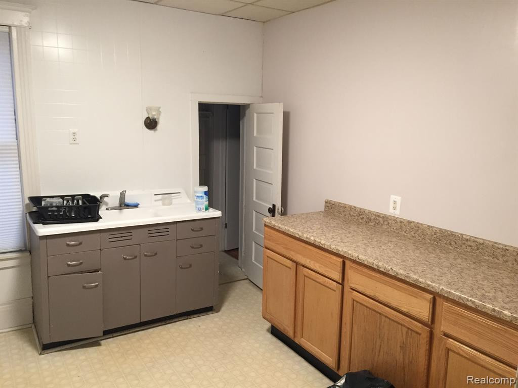814 SEDGWICK Street, Port Huron, MI 48060 — Photo 23