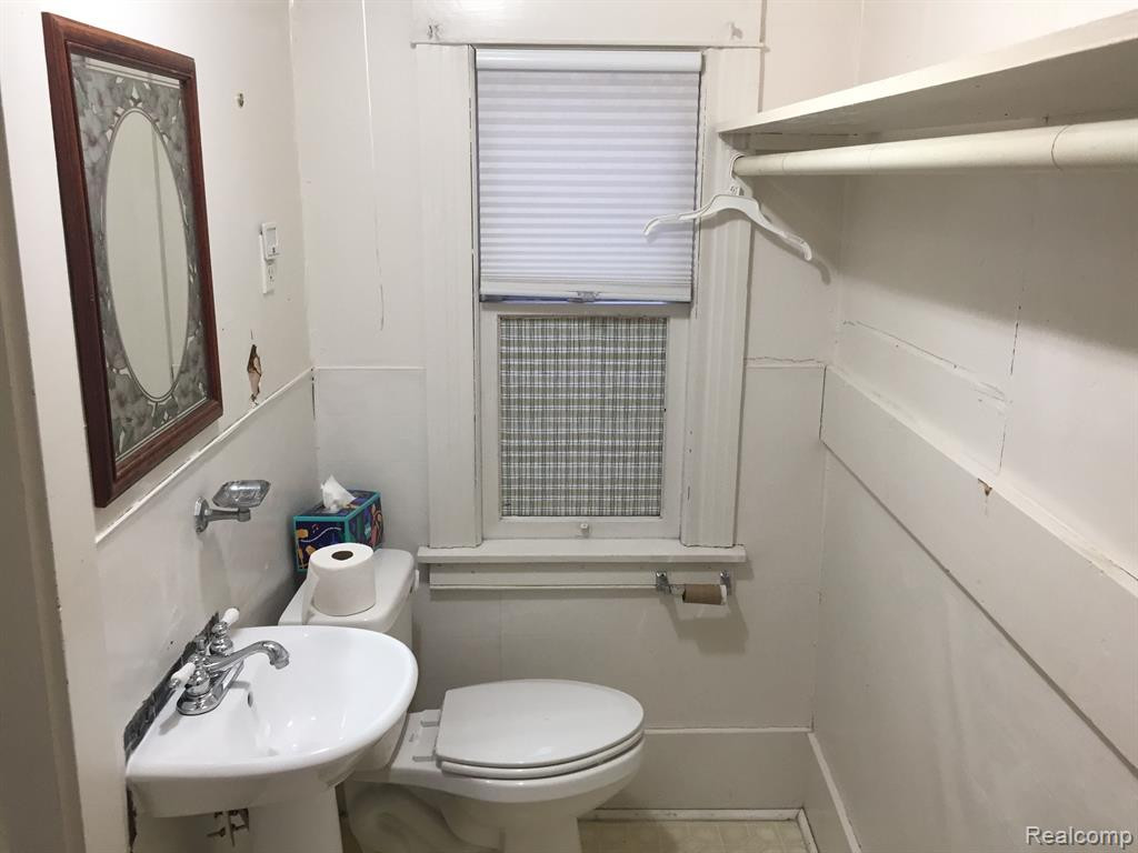 814 SEDGWICK Street, Port Huron, MI 48060 — Photo 28