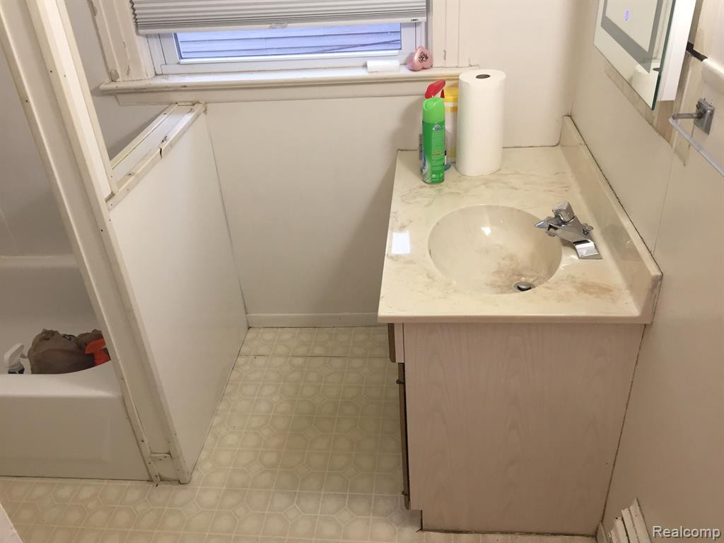 814 SEDGWICK Street, Port Huron, MI 48060 — Photo 41