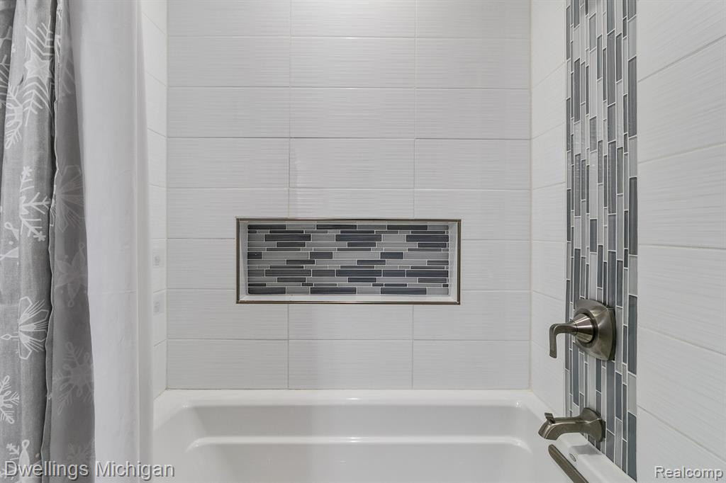 24355 SURFSIDE Road, Novi, MI — Photo 25