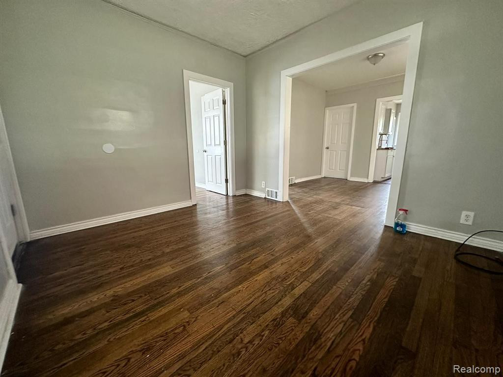 8976 CLARION Street, Detroit, MI 48213 — Photo 4