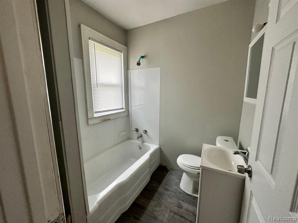 8976 CLARION Street, Detroit, MI 48213 — Photo 9
