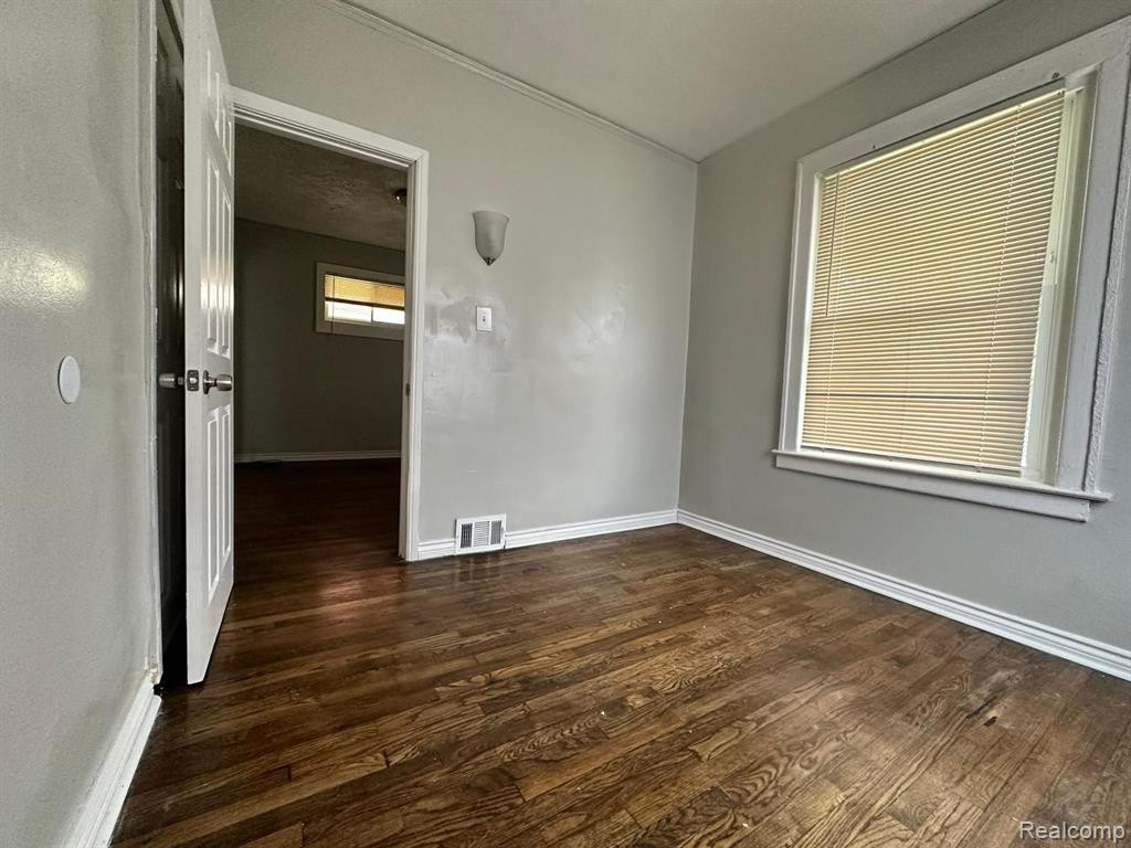 8976 CLARION Street, Detroit, MI 48213 — Photo 10