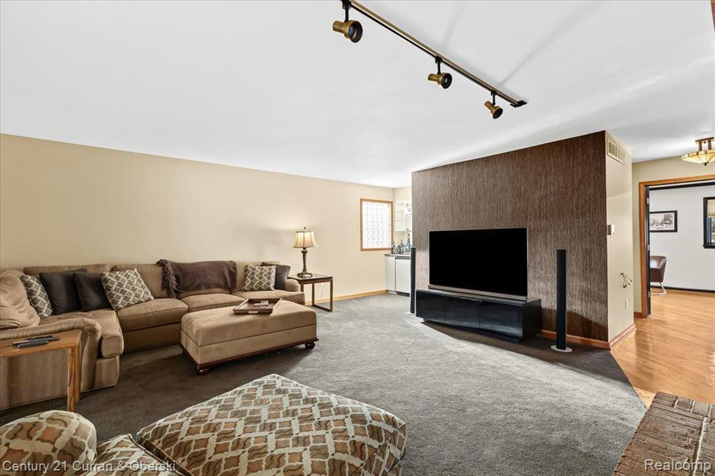 20148 LONGRIDGE Road, Northville, MI 48167 — Photo 18