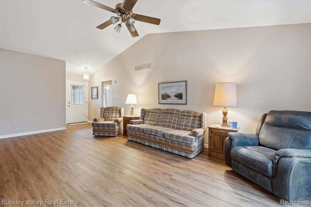 269 REDMAPLE Lane, 19, Brighton, MI 48116 — Photo 4
