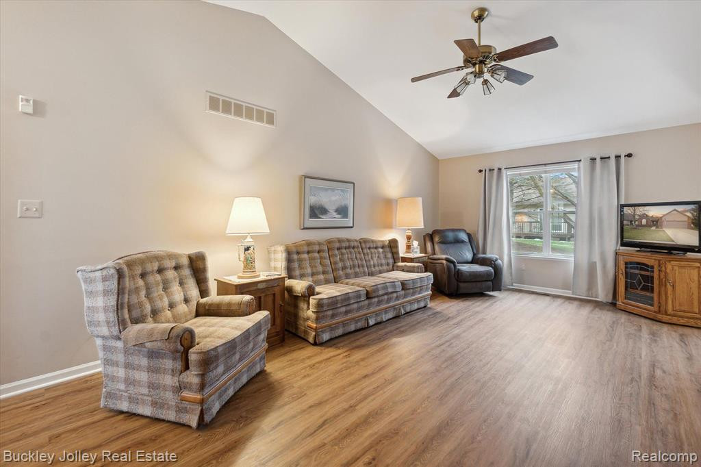 269 REDMAPLE Lane, 19, Brighton, MI 48116 — Photo 5