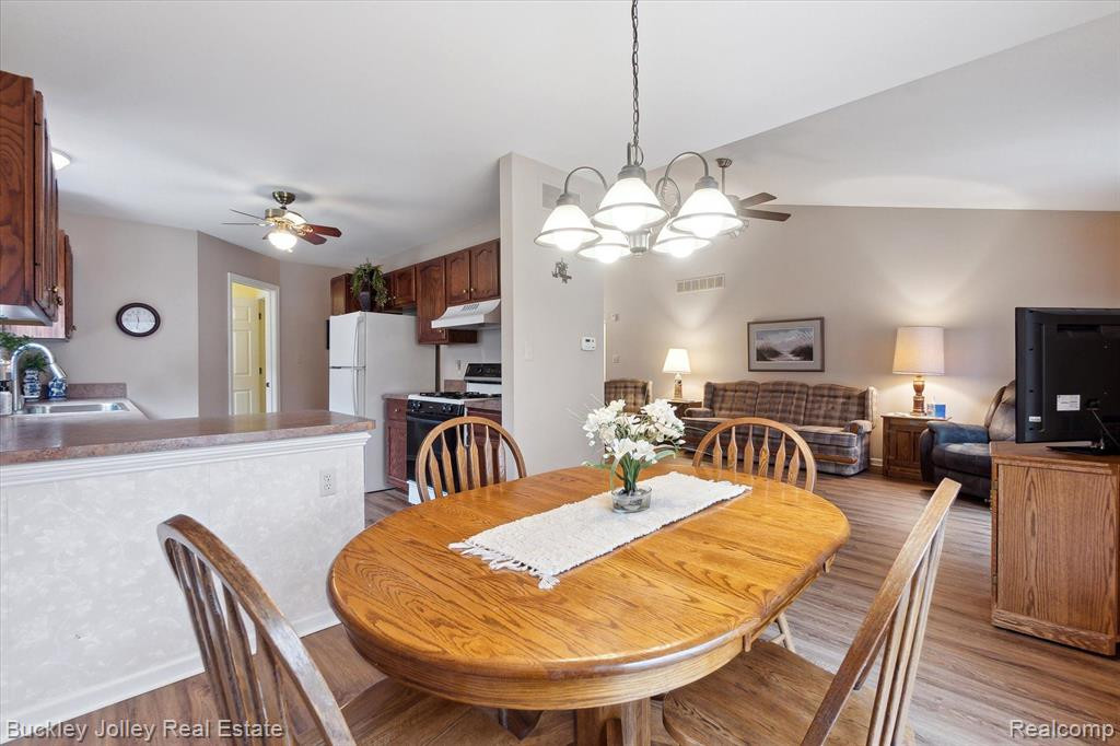 269 REDMAPLE Lane, 19, Brighton, MI 48116 — Photo 6