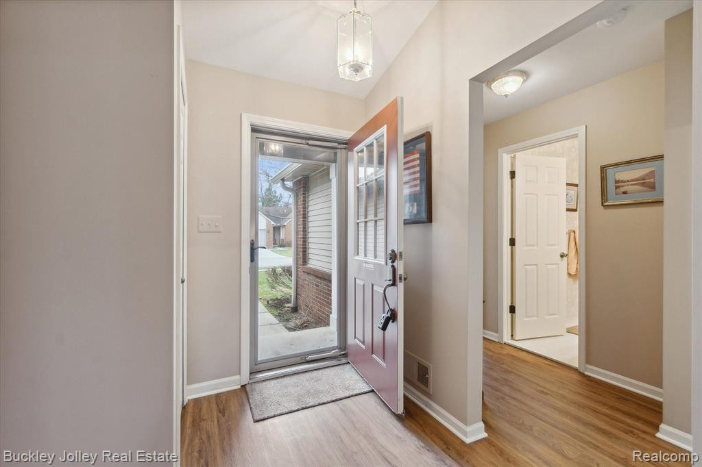 269 REDMAPLE Lane, 19, Brighton, MI 48116 — Photo 18