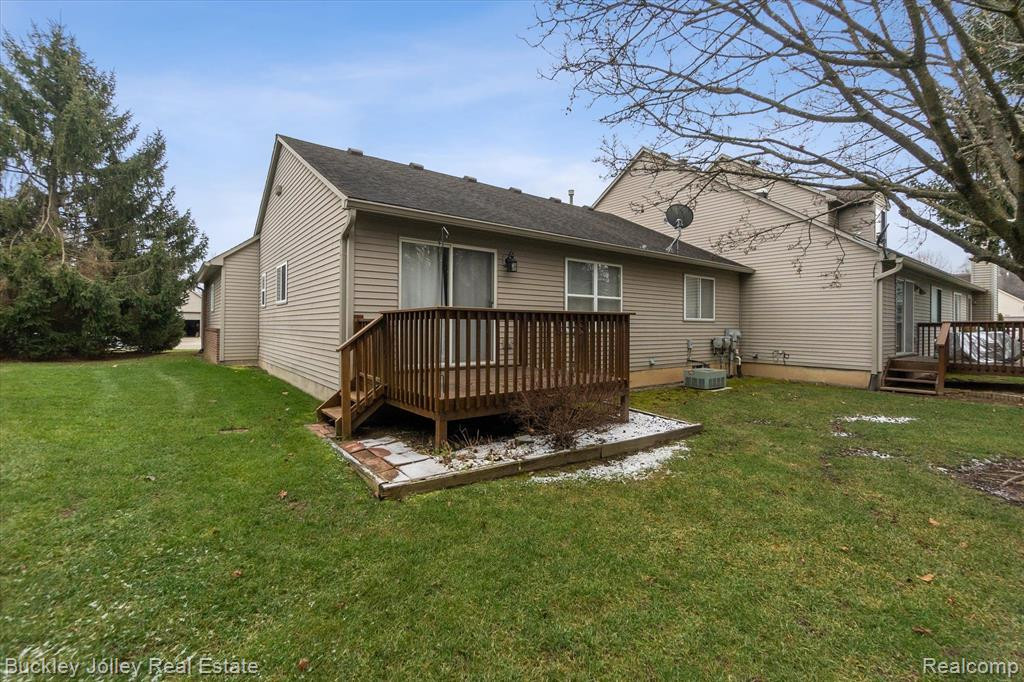 269 REDMAPLE Lane, 19, Brighton, MI 48116 — Photo 20