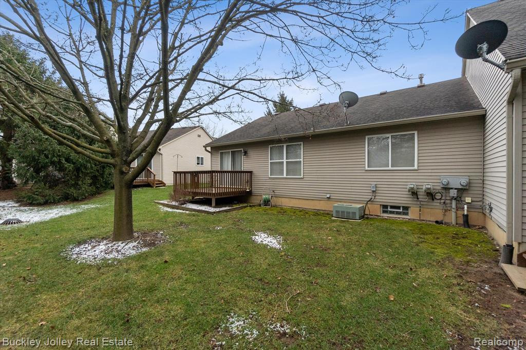 269 REDMAPLE Lane, 19, Brighton, MI 48116 — Photo 21