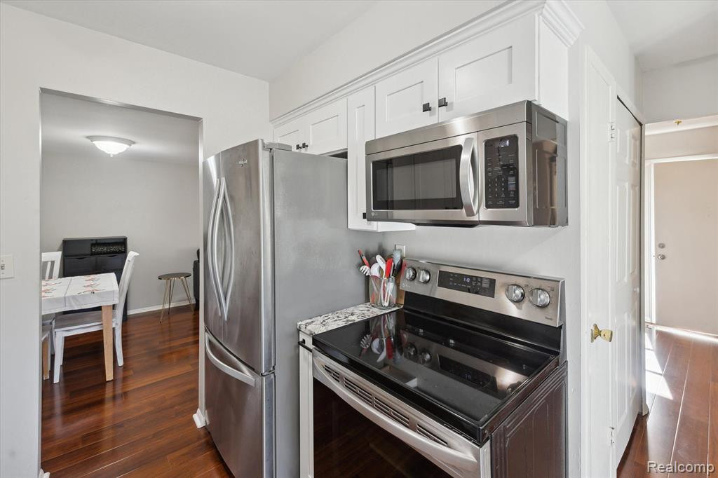 42104 ROSCOMMON Street, Northville, MI 48167 — Photo 7