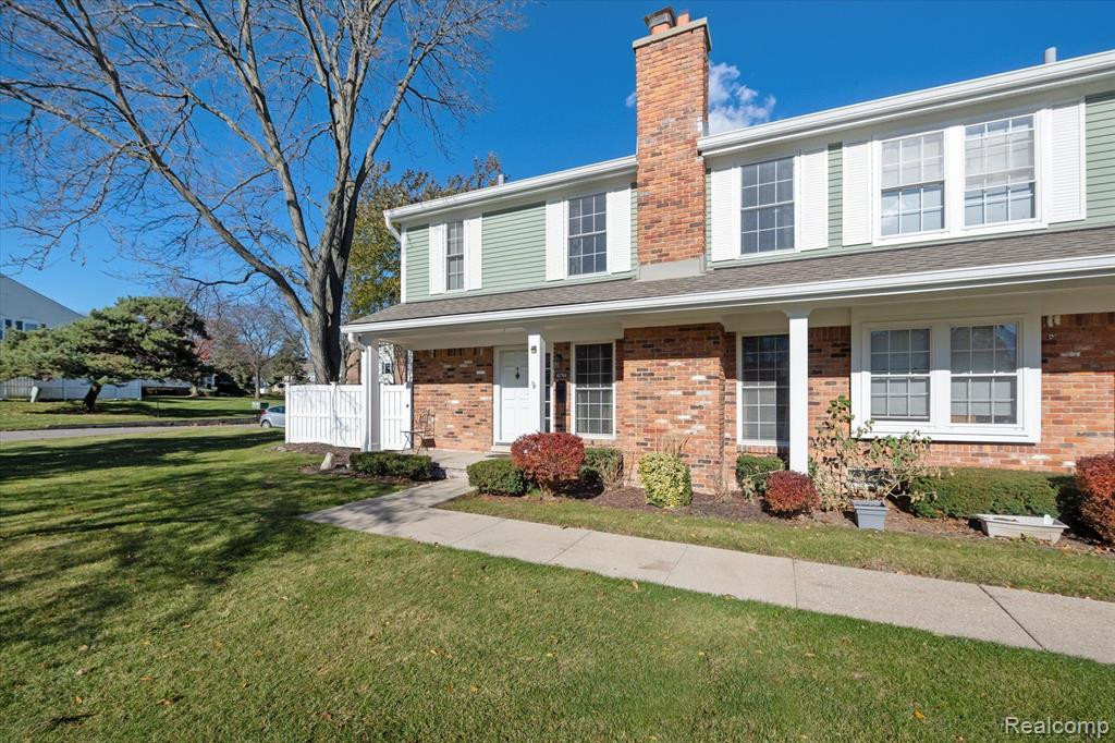 42104 ROSCOMMON Street, Northville, MI 48167 — Photo 23