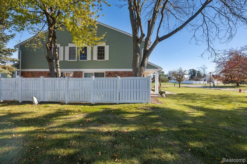 42104 ROSCOMMON Street, Northville, MI 48167 — Photo 25
