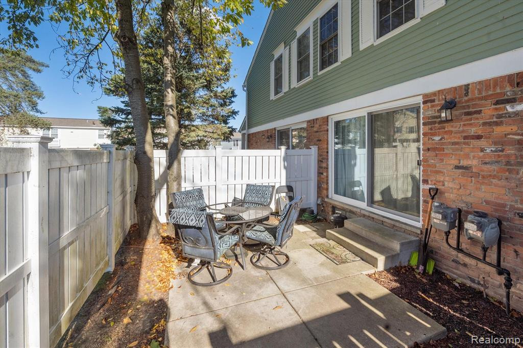 42104 ROSCOMMON Street, Northville, MI 48167 — Photo 27