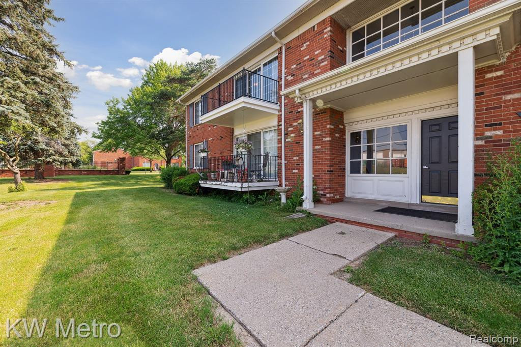 426 FOX HILLS Drive N, A-5, Bloomfield Hills, MI 48304 — Photo 25
