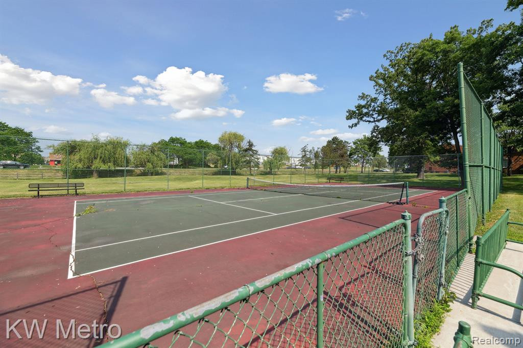 426 FOX HILLS Drive N, A-5, Bloomfield Hills, MI 48304 — Photo 31