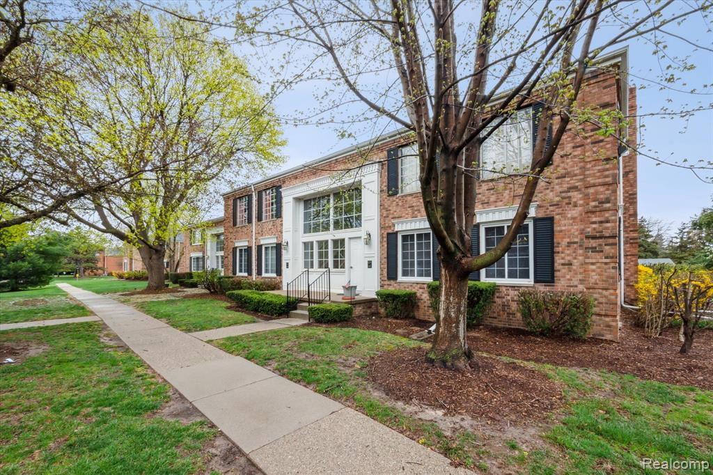 641 E Fox Hills Drive, 55, Bloomfield Hills, MI 48304 — Photo 4