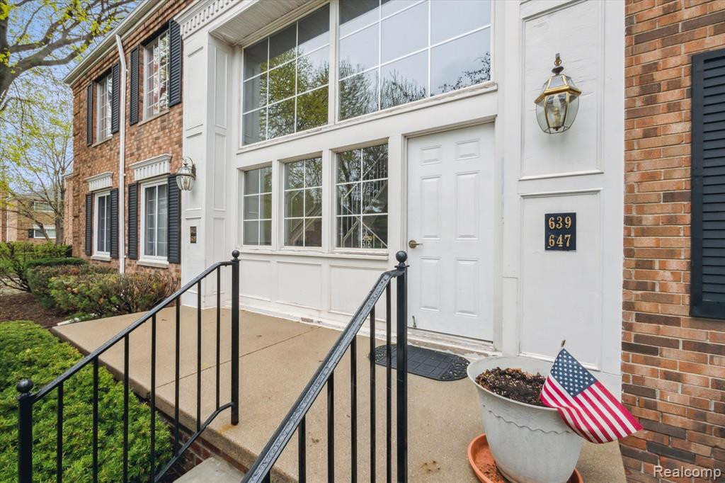 641 E Fox Hills Drive, 55, Bloomfield Hills, MI 48304 — Photo 5
