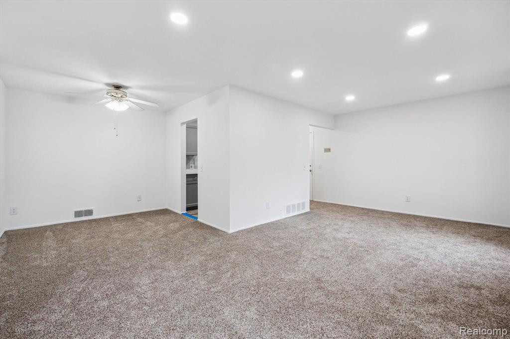 641 E Fox Hills Drive, 55, Bloomfield Hills, MI 48304 — Photo 9