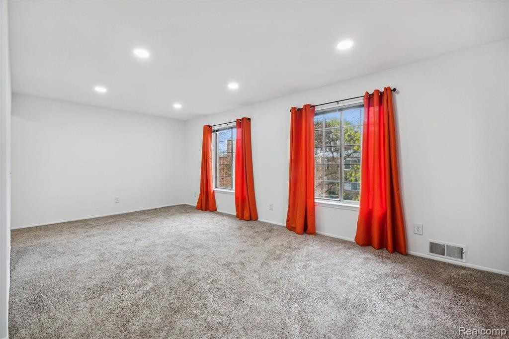641 E Fox Hills Drive, 55, Bloomfield Hills, MI 48304 — Photo 10