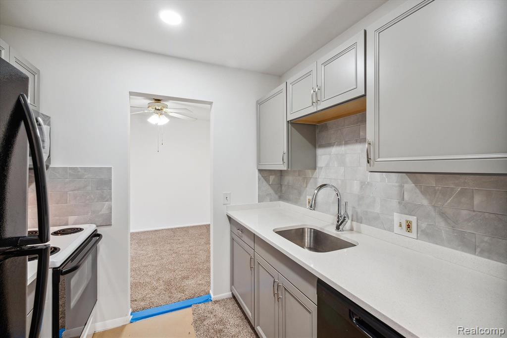641 E Fox Hills Drive, 55, Bloomfield Hills, MI 48304 — Photo 15