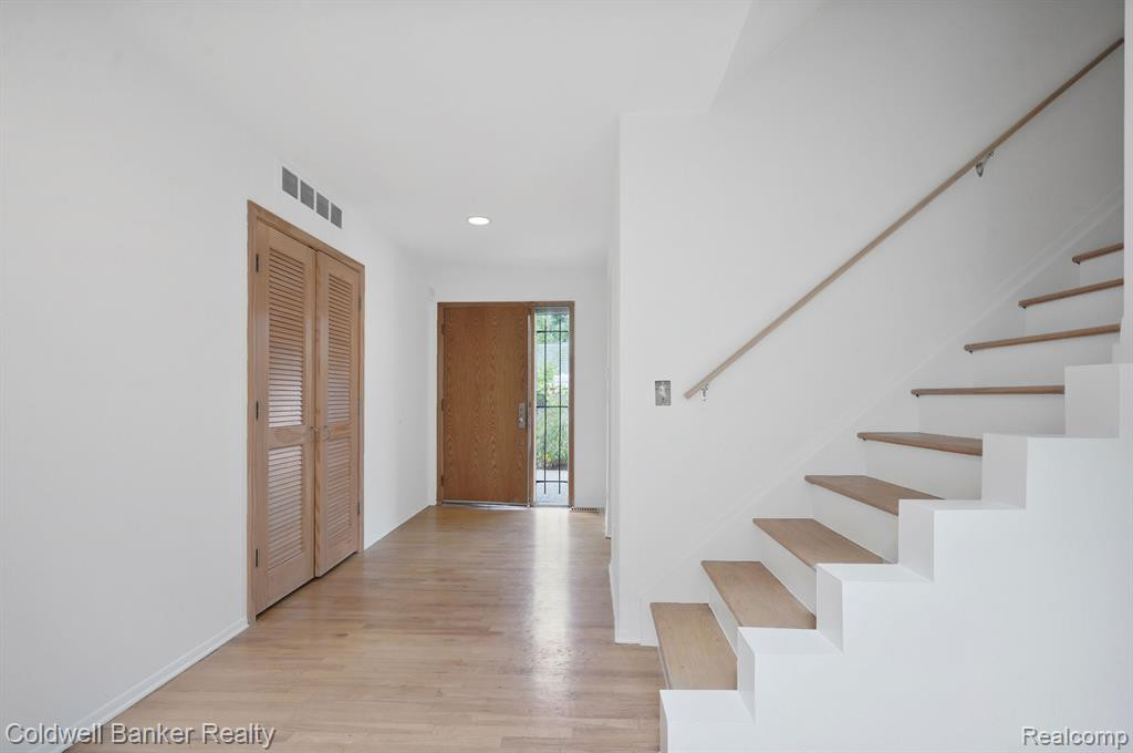 1005 STRATFORD Lane, Bloomfield Hills, MI 48304 — Photo 6