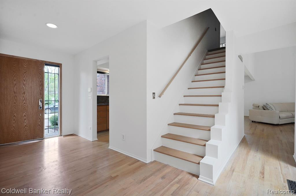 1005 STRATFORD Lane, Bloomfield Hills, MI 48304 — Photo 7
