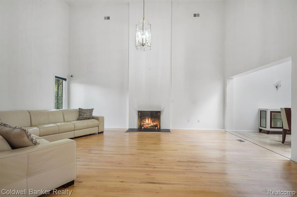 1005 STRATFORD Lane, Bloomfield Hills, MI 48304 — Photo 9