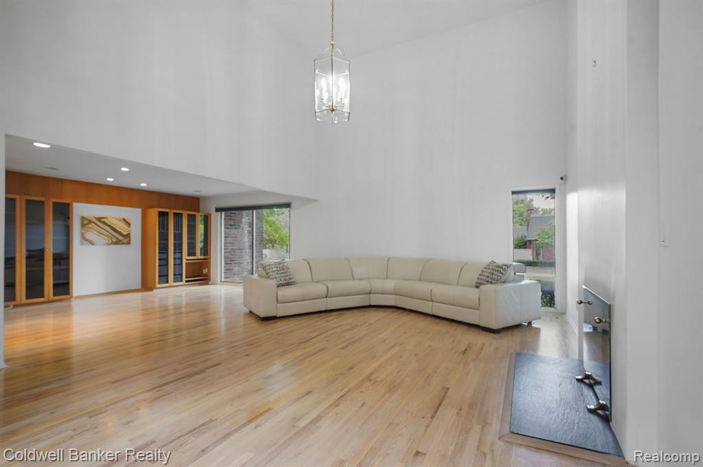 1005 STRATFORD Lane, Bloomfield Hills, MI 48304 — Photo 10