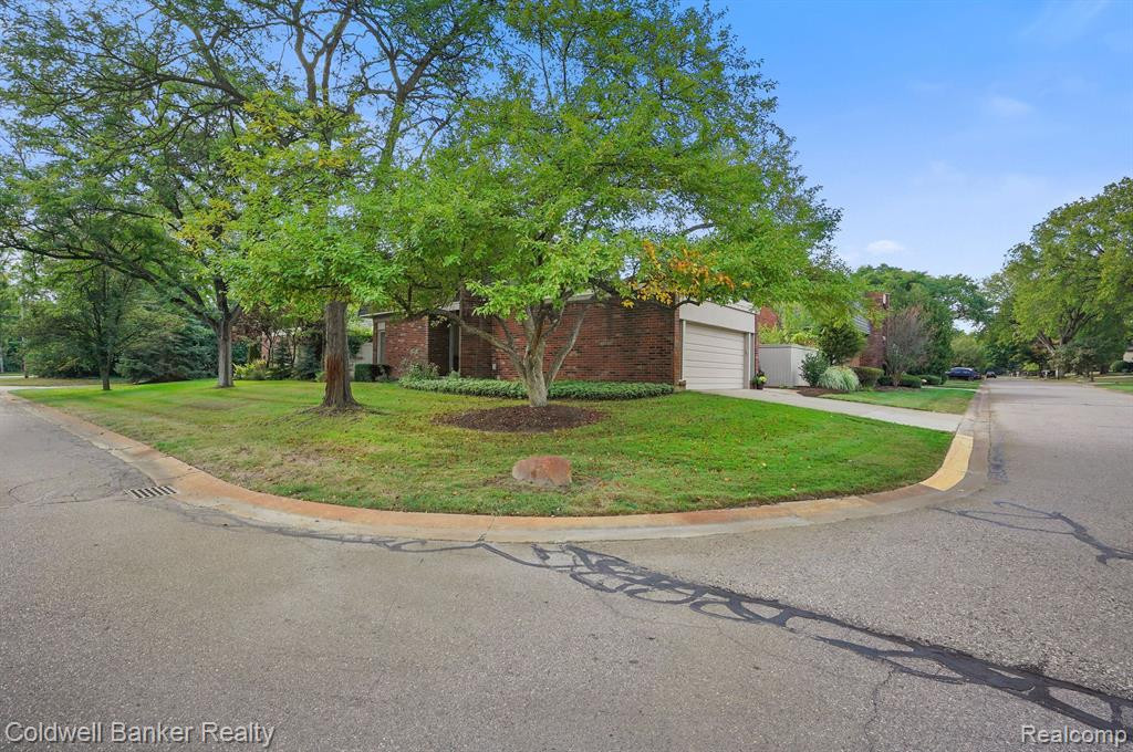 1005 STRATFORD Lane, Bloomfield Hills, MI 48304 — Photo 44