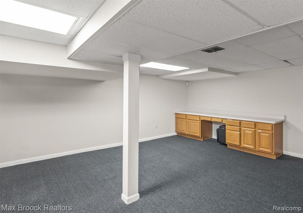 530 FOX HILLS Drive S, Bloomfield Hills, MI 48304 — Photo 21