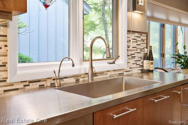 4908 FAIRWAY RIDGE Circle, West Bloomfield, MI 48323 — Photo 17
