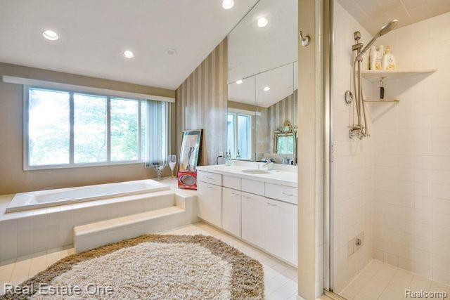 4908 FAIRWAY RIDGE Circle, West Bloomfield, MI 48323 — Photo 33