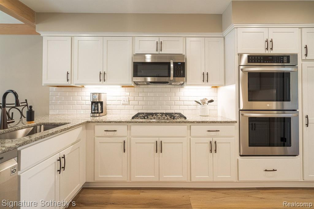 2377 HICKORY GLEN Drive, Bloomfield Hills, MI 48304 — Photo 6