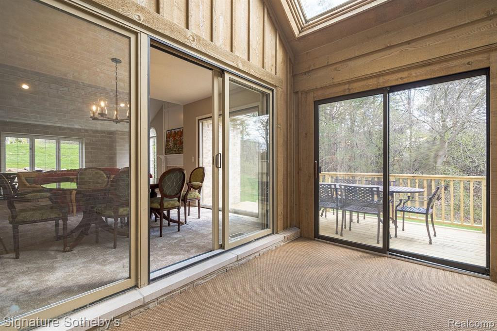 2377 HICKORY GLEN Drive, Bloomfield Hills, MI 48304 — Photo 8