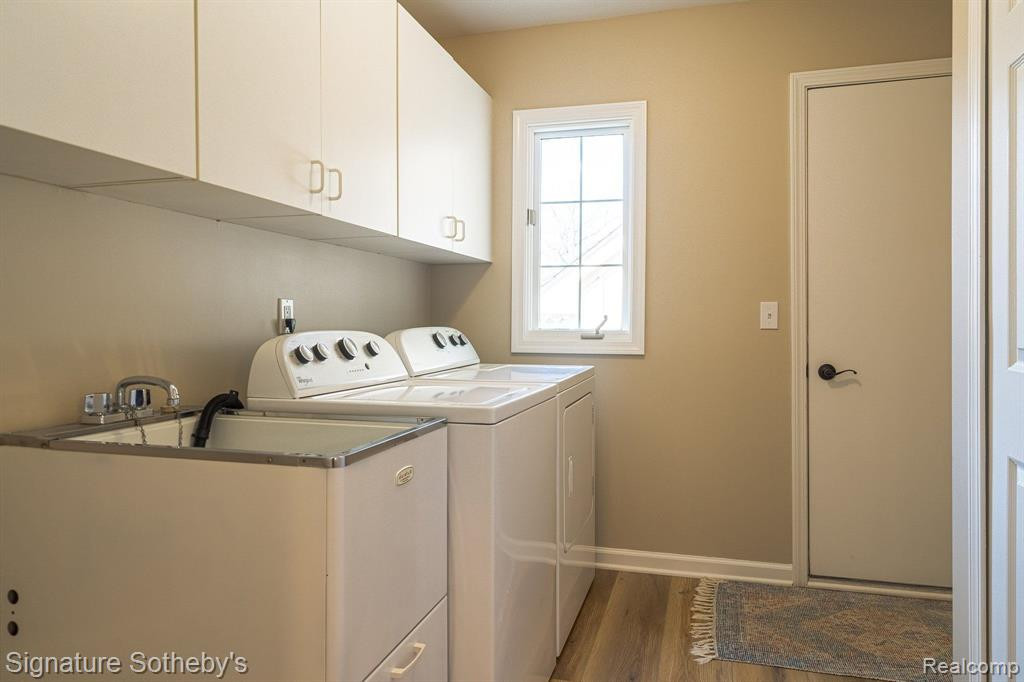 2377 HICKORY GLEN Drive, Bloomfield Hills, MI 48304 — Photo 16