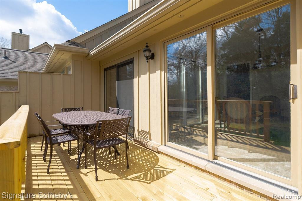 2377 HICKORY GLEN Drive, Bloomfield Hills, MI 48304 — Photo 17