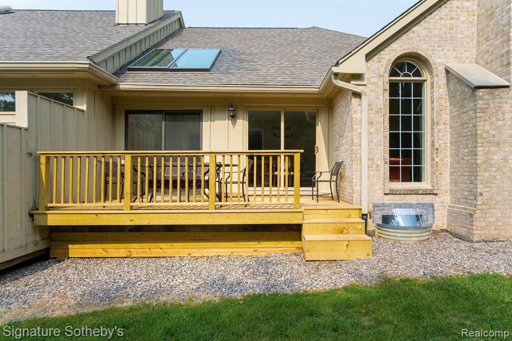 2377 HICKORY GLEN Drive, Bloomfield Hills, MI 48304 — Photo 18
